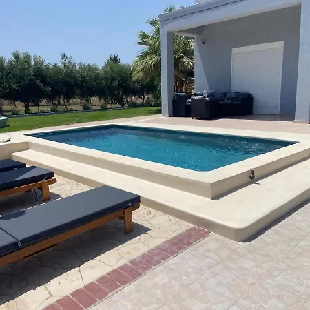 Mg Luxury Villa Kalithies