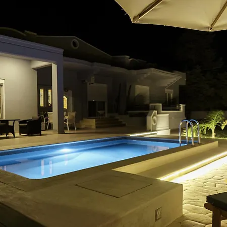 Mg Luxury Villa Kalithies